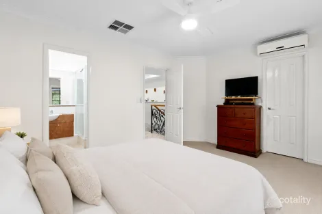 Property photo of 58 Lakeside Drive Joondalup WA 6027
