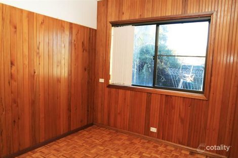 Property photo of 8 Third Avenue Rutherford NSW 2320