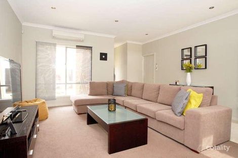 Property photo of 2/353 Hogans Road Tarneit VIC 3029