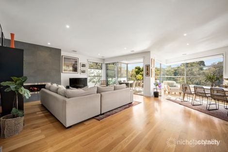 Property photo of 11 Flame Tree Grove Mornington VIC 3931