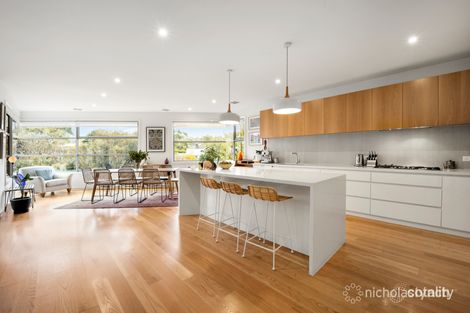 Property photo of 11 Flame Tree Grove Mornington VIC 3931