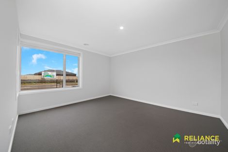 Property photo of 3 Toolern Waters Drive Weir Views VIC 3338