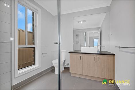 Property photo of 3 Toolern Waters Drive Weir Views VIC 3338