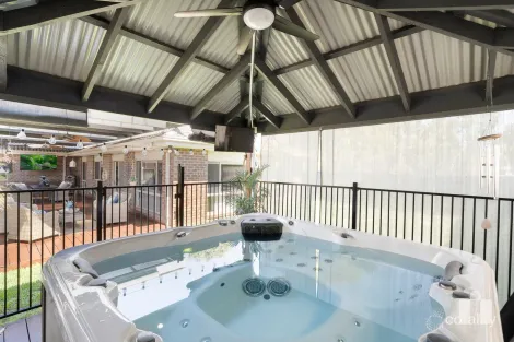 Property photo of 22 Mandalong Crescent Doreen VIC 3754