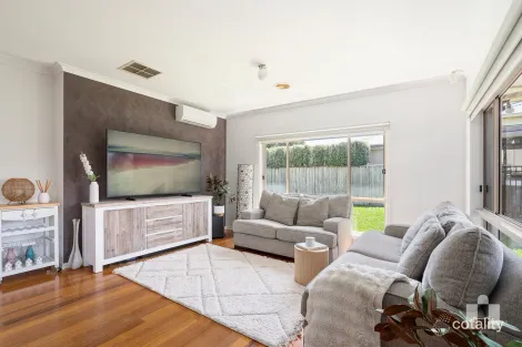 Property photo of 22 Mandalong Crescent Doreen VIC 3754