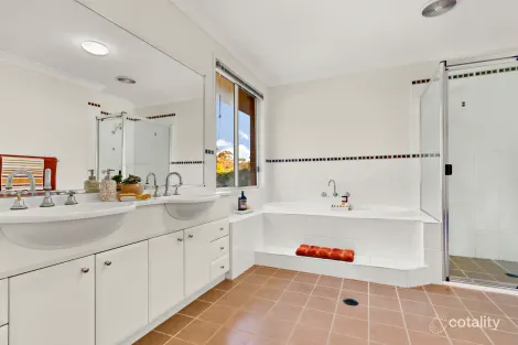 Property photo of 14 Brothers Court Cameron Park NSW 2285