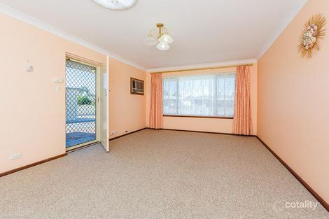 Property photo of 9 Beechcroft Place Camillo WA 6111