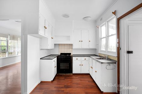 Property photo of 11 Erskine Road Macleod VIC 3085