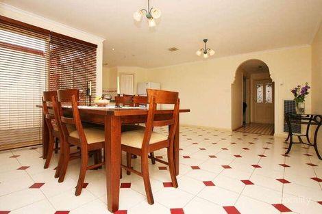 Property photo of 5 Darlington Grove Sydenham VIC 3037