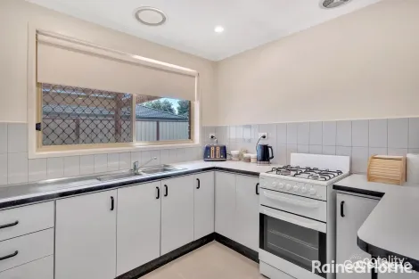 Property photo of 1/15 Northern Crescent Craigieburn VIC 3064