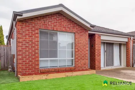 Property photo of 1/13-15 Georgia Crescent Werribee VIC 3030