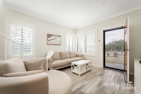 Property photo of 12 Robbins Road Box Hill NSW 2765