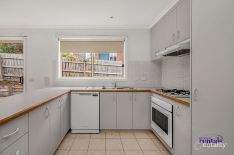 Property photo of 3 Fiona Place Pakenham VIC 3810