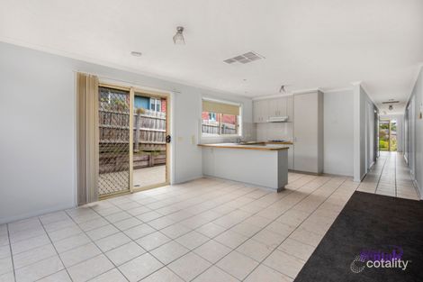 Property photo of 3 Fiona Place Pakenham VIC 3810