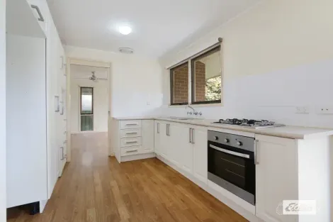 Property photo of 17 Healey Close Wodonga VIC 3690