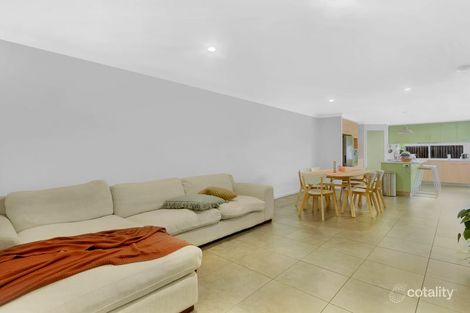 Property photo of 2/4 Adelaide Street Cranley QLD 4350
