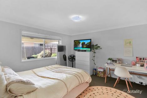 Property photo of 2/4 Adelaide Street Cranley QLD 4350