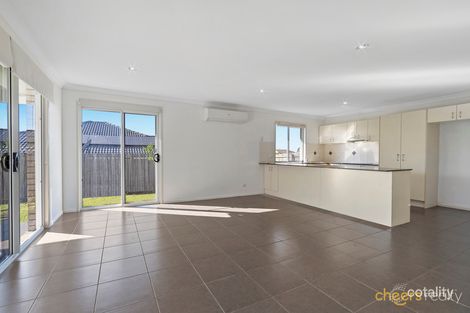 Property photo of 31 Charlton Place Regents Park QLD 4118