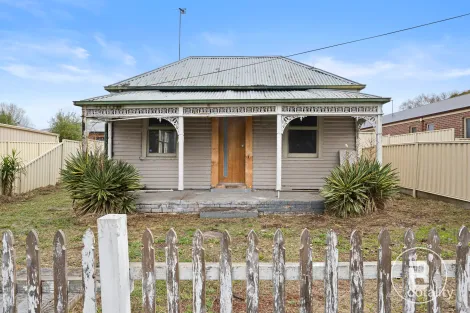 Property photo of 1/110 Yarrowee Parade Redan VIC 3350