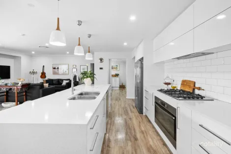 Property photo of 5 Elderslie Rise Madora Bay WA 6210