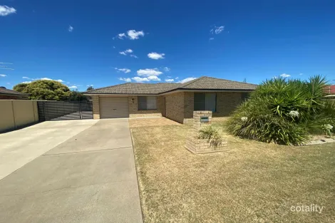 4 Caley Cl, Westdale, NSW 2340