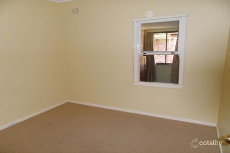 Property photo of 53 Heath Street Mount Austin NSW 2650