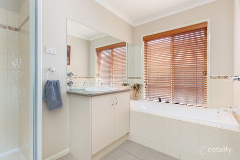 Property photo of 20 Dempster Way Berwick VIC 3806