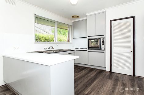 Property photo of 32 Solomon Street Mount Waverley VIC 3149