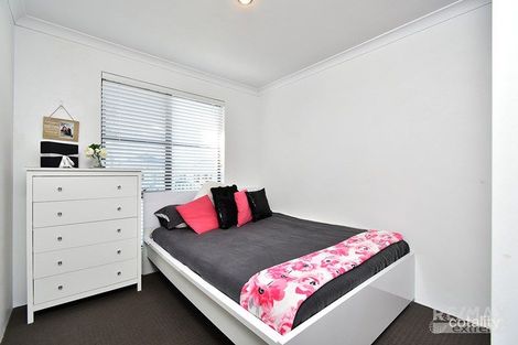 Property photo of 26 Conferta Link Banksia Grove WA 6031