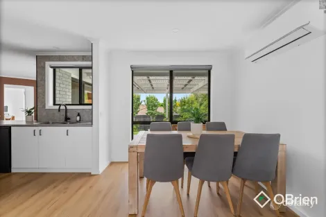 Property photo of 6 Heath Mews Langwarrin VIC 3910