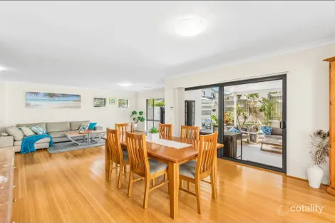 Property photo of 1/7 Greenway Circuit Mount Ommaney QLD 4074