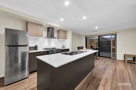Property photo of 7 Hammond Road Cranbourne West VIC 3977