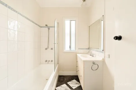 Property photo of 28 Agnew Street Sandgate QLD 4017