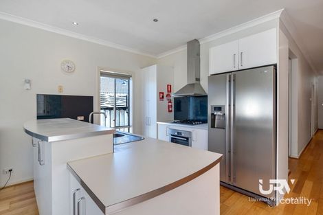Property photo of 11 Reay Drive Craigieburn VIC 3064