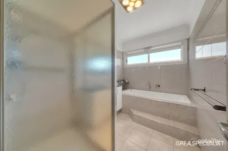 Property photo of 10 Sovereign Boulevard Harkness VIC 3337