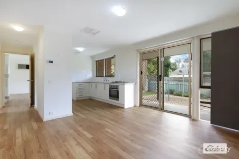 Property photo of 17 Healey Close Wodonga VIC 3690