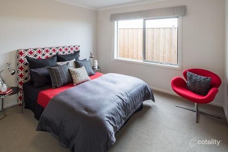 Property photo of 14 Kernot Parade Clyde VIC 3978