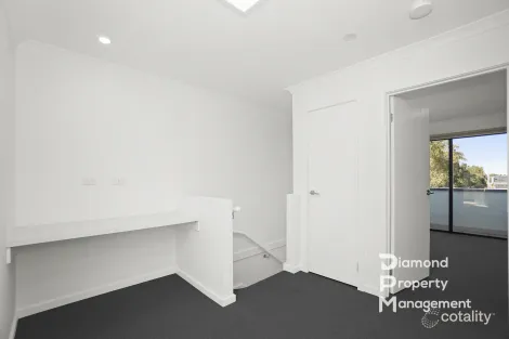 Property photo of 76 Wanderer Circuit Wollert VIC 3750