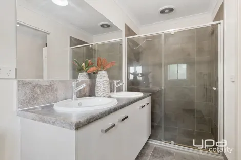 Property photo of 24 Drever Place Maddingley VIC 3340