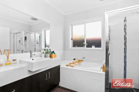 Property photo of 13 Orleana Boulevard Evanston Gardens SA 5116