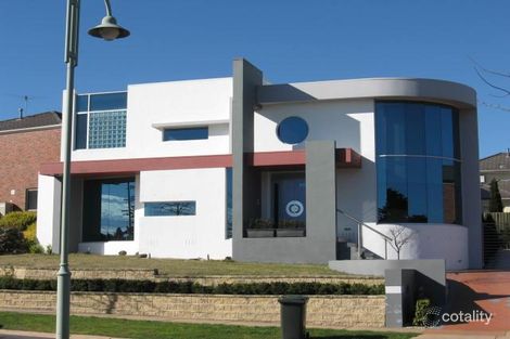 Property photo of 4 Avendon Boulevard Glen Waverley VIC 3150