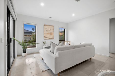 Property photo of 21 Cabane Circuit Mount Duneed VIC 3217