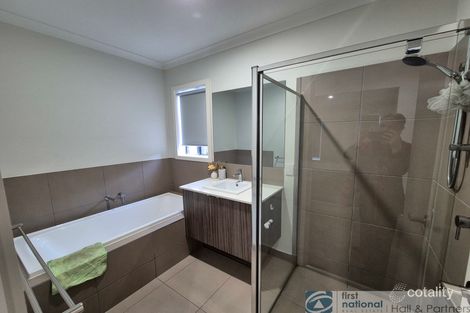 Property photo of 6 Redmill Terrace Cranbourne East VIC 3977