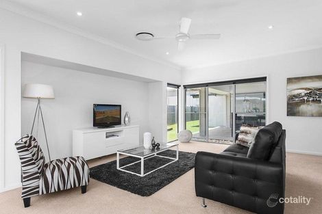 Property photo of 5 Swan Court Wakerley QLD 4154