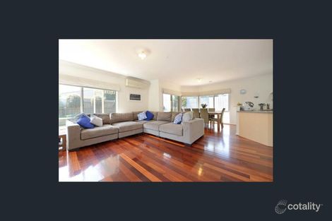 Property photo of 32 Clifton Park Drive Carrum Downs VIC 3201