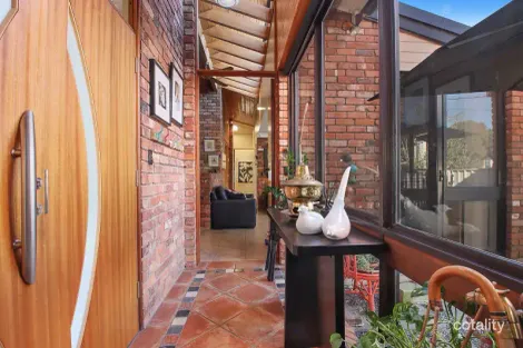 Property photo of 132 Thomas Mitchell Drive Wodonga VIC 3690
