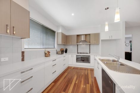 Property photo of 10 Eucalypt Court Drouin VIC 3818