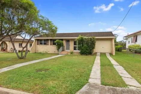 11 Justin St, Southside, QLD 4570