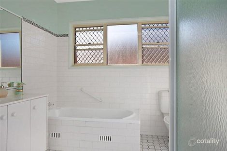 Property photo of 141 Birchgrove Drive Wallsend NSW 2287