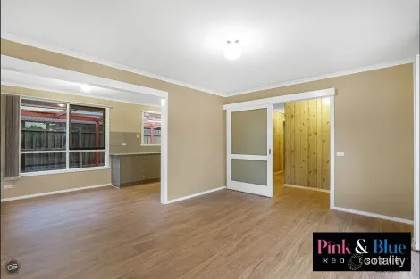Property photo of 21 Stewart Crescent Rockbank VIC 3335